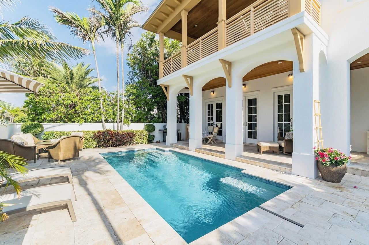 1127 Miramar Dr - Photo 3 of 35