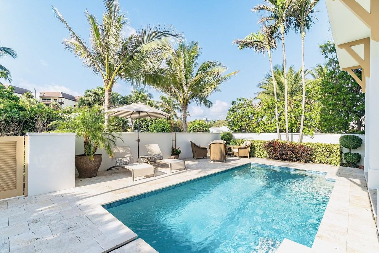 1127 Miramar Dr - Photo 4 of 35