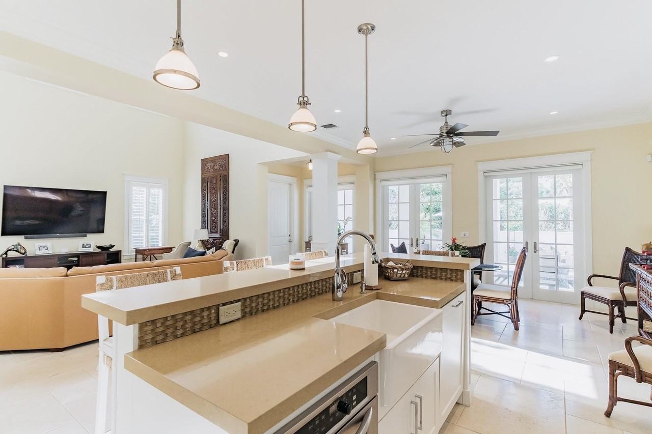 1127 Miramar Dr - Photo 7 of 35