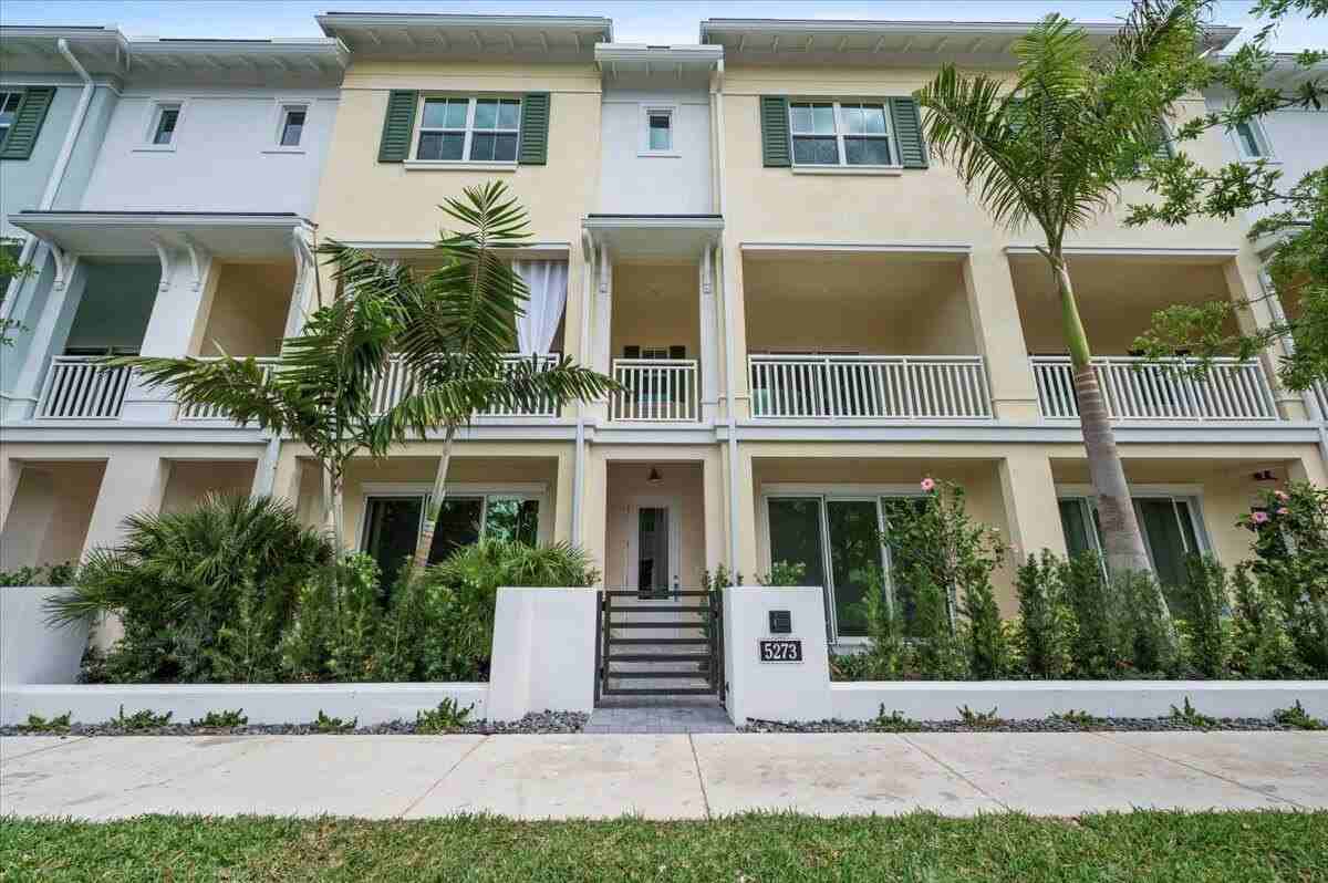 5273 Beckman Ter - Photo 3 of 41