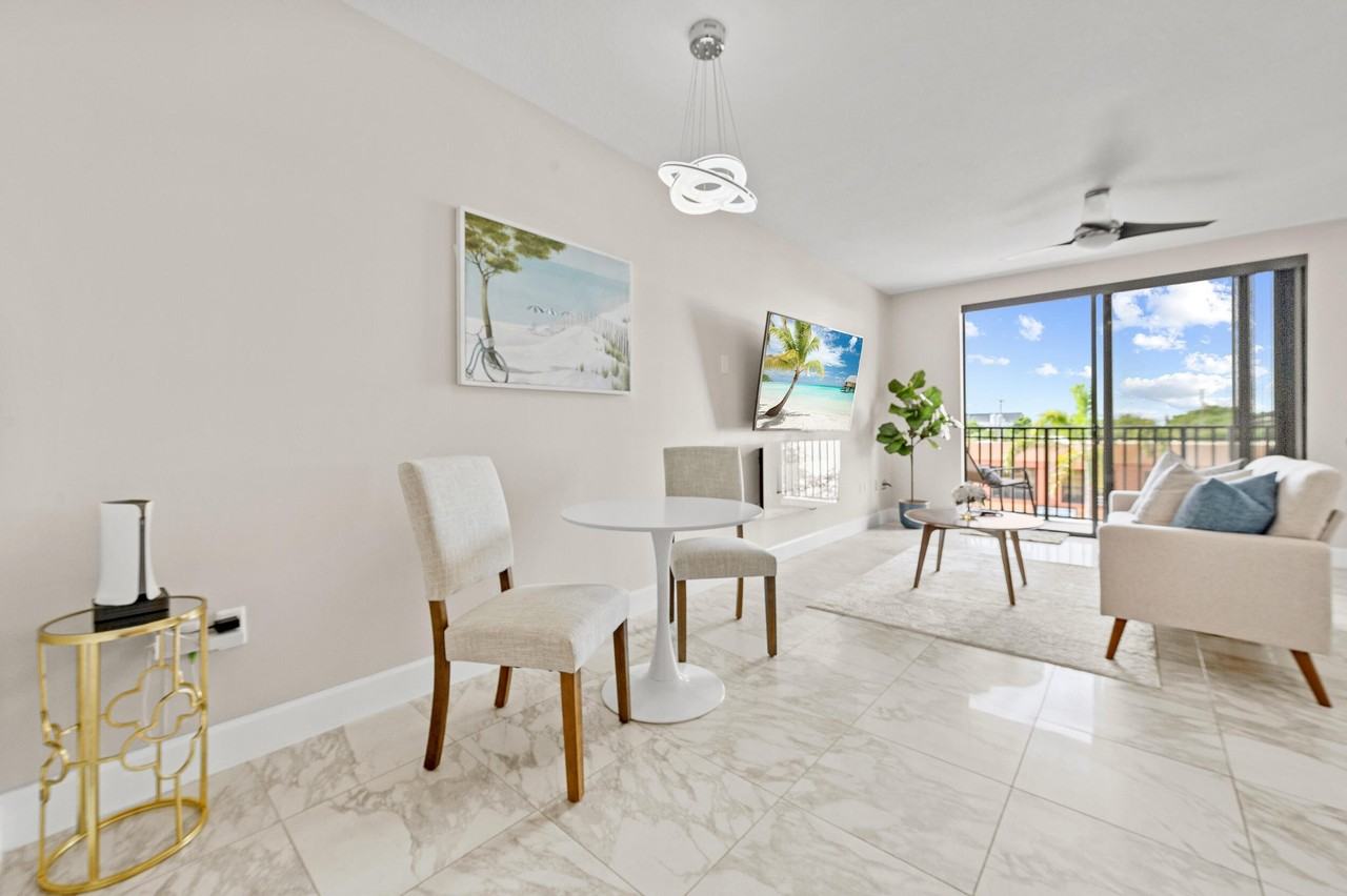 511 Lucerne Ave #315 - Photo 3 of 26