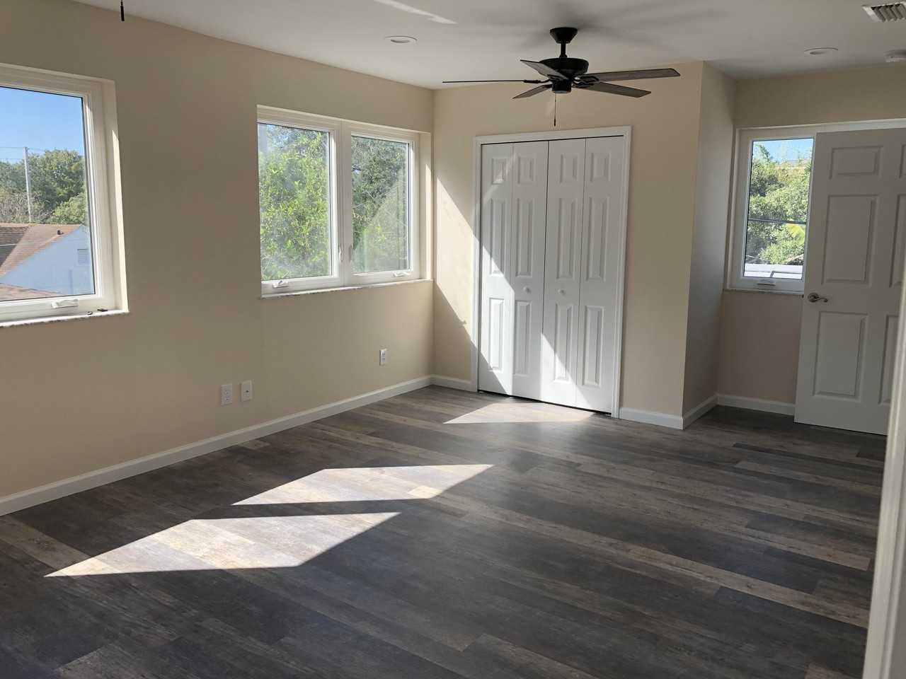 477 Se Riverside Dr - Photo 3 of 7