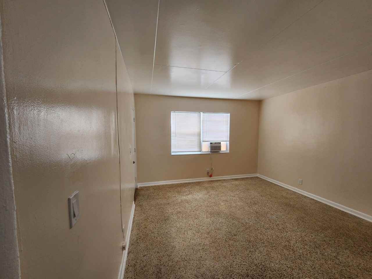 1025 13th St Apt 5 - Photo 4 of 10