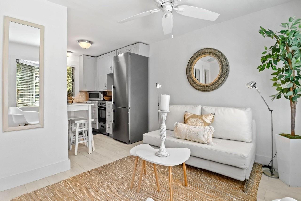 605 N Lakeside Dr - Photo 7 of 32