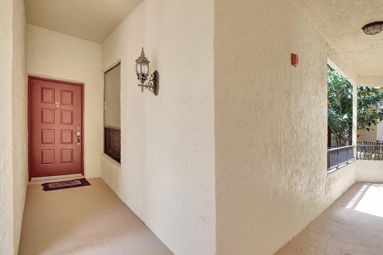 7520 La Paz Blvd Apt 307 - Photo 2 of 34