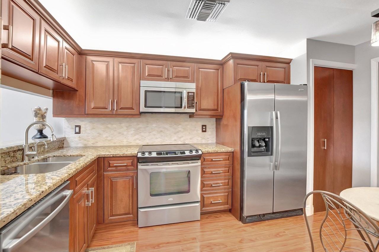 7520 La Paz Blvd Apt 307 - Photo 5 of 34