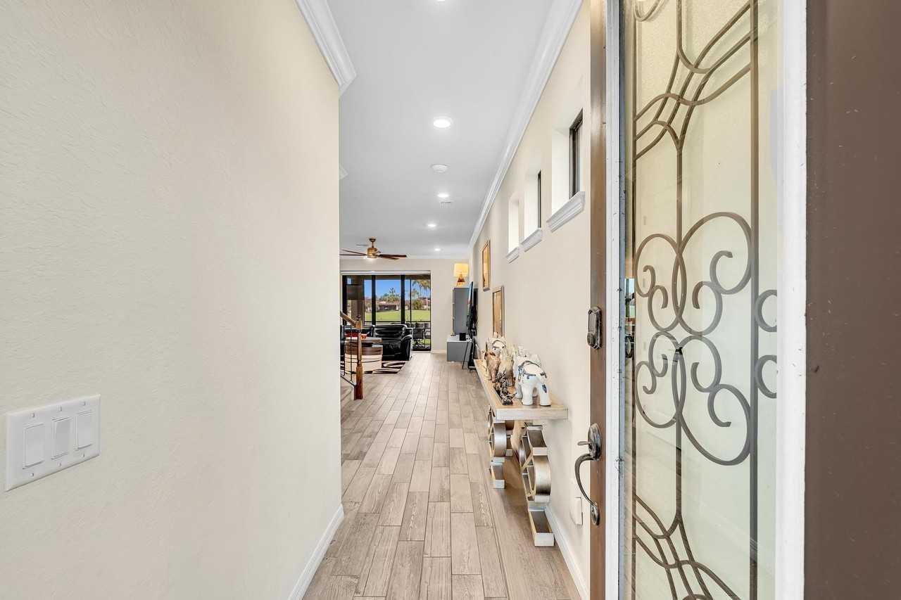 7921 Nw 82nd Ct - Photo 3 of 35