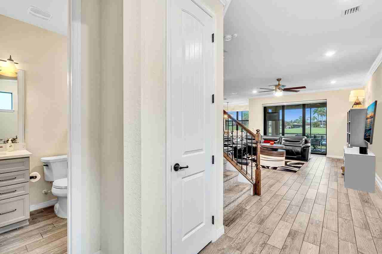 7921 Nw 82nd Ct - Photo 4 of 35