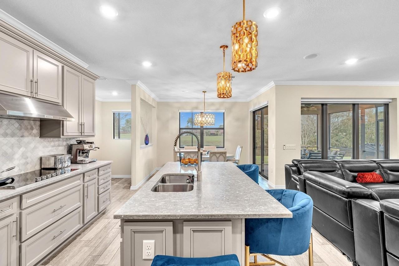 7921 Nw 82nd Ct - Photo 6 of 35