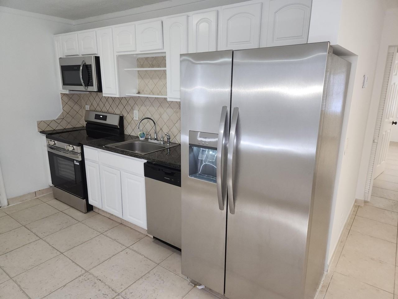 210 Nw 13th Ave - Photo 2 of 15