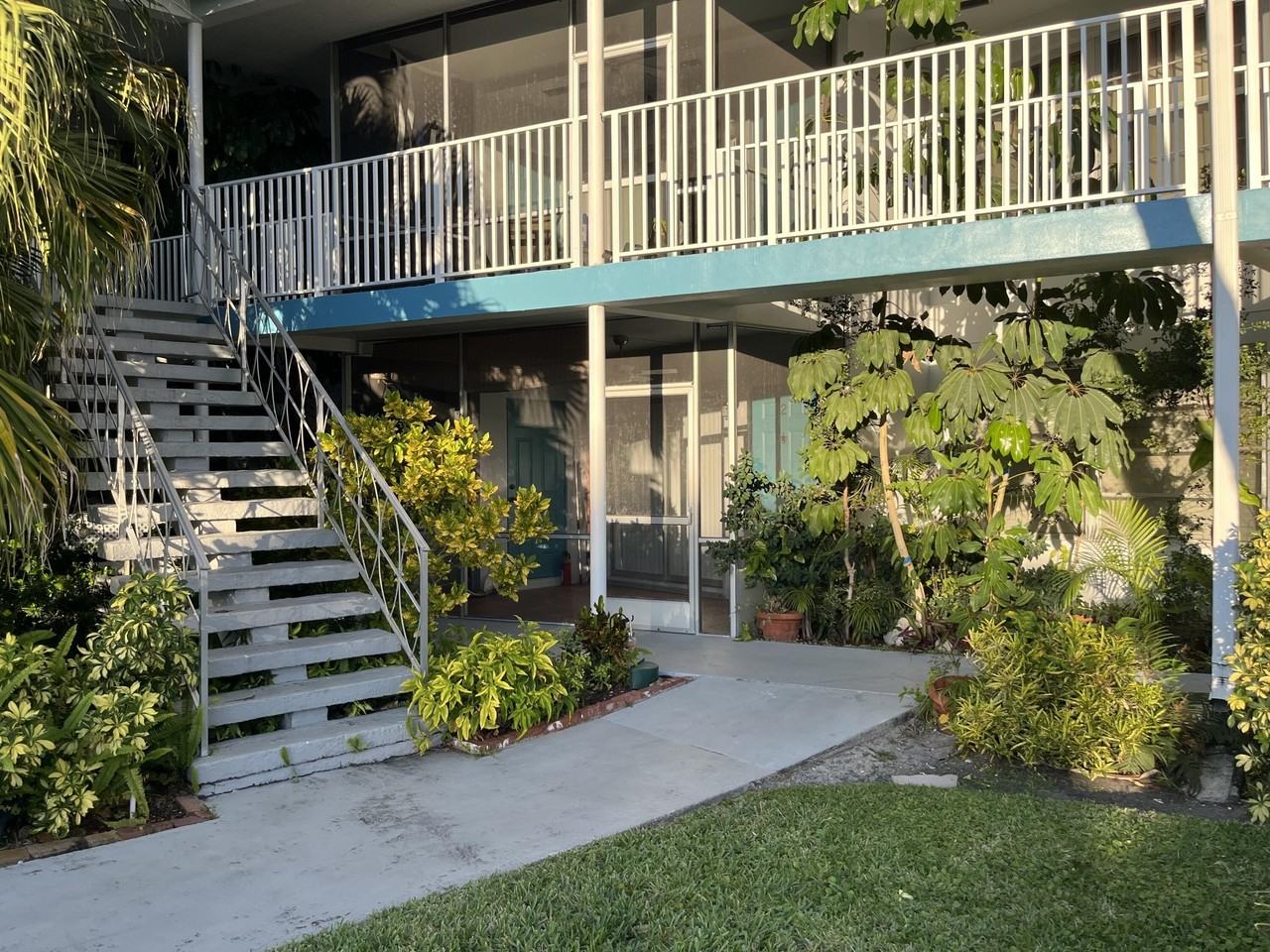 2748 Ne 28th Ave #2 - Photo 2 of 38