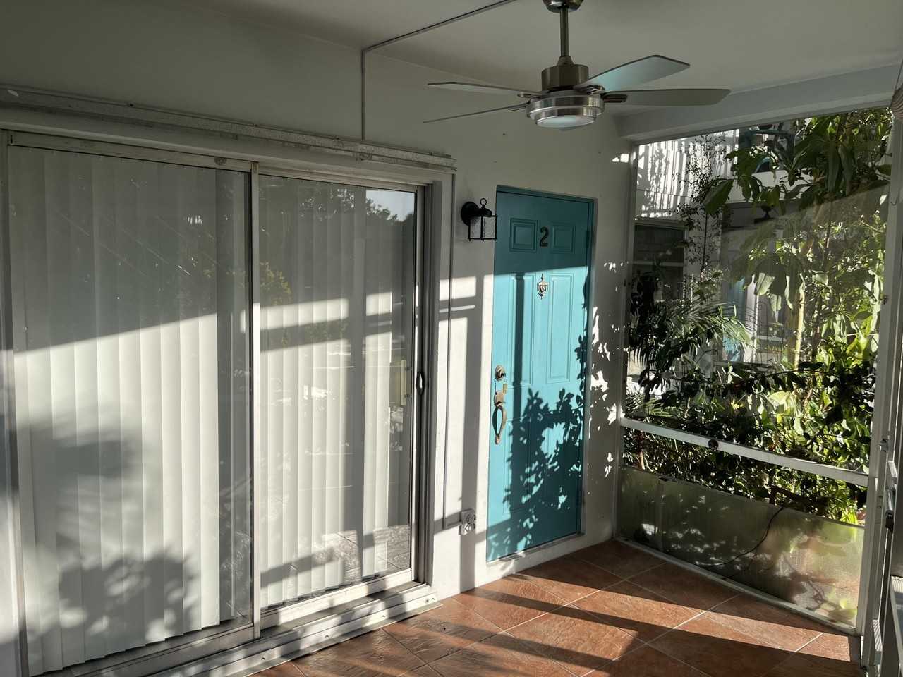 2748 Ne 28th Ave #2 - Photo 4 of 38