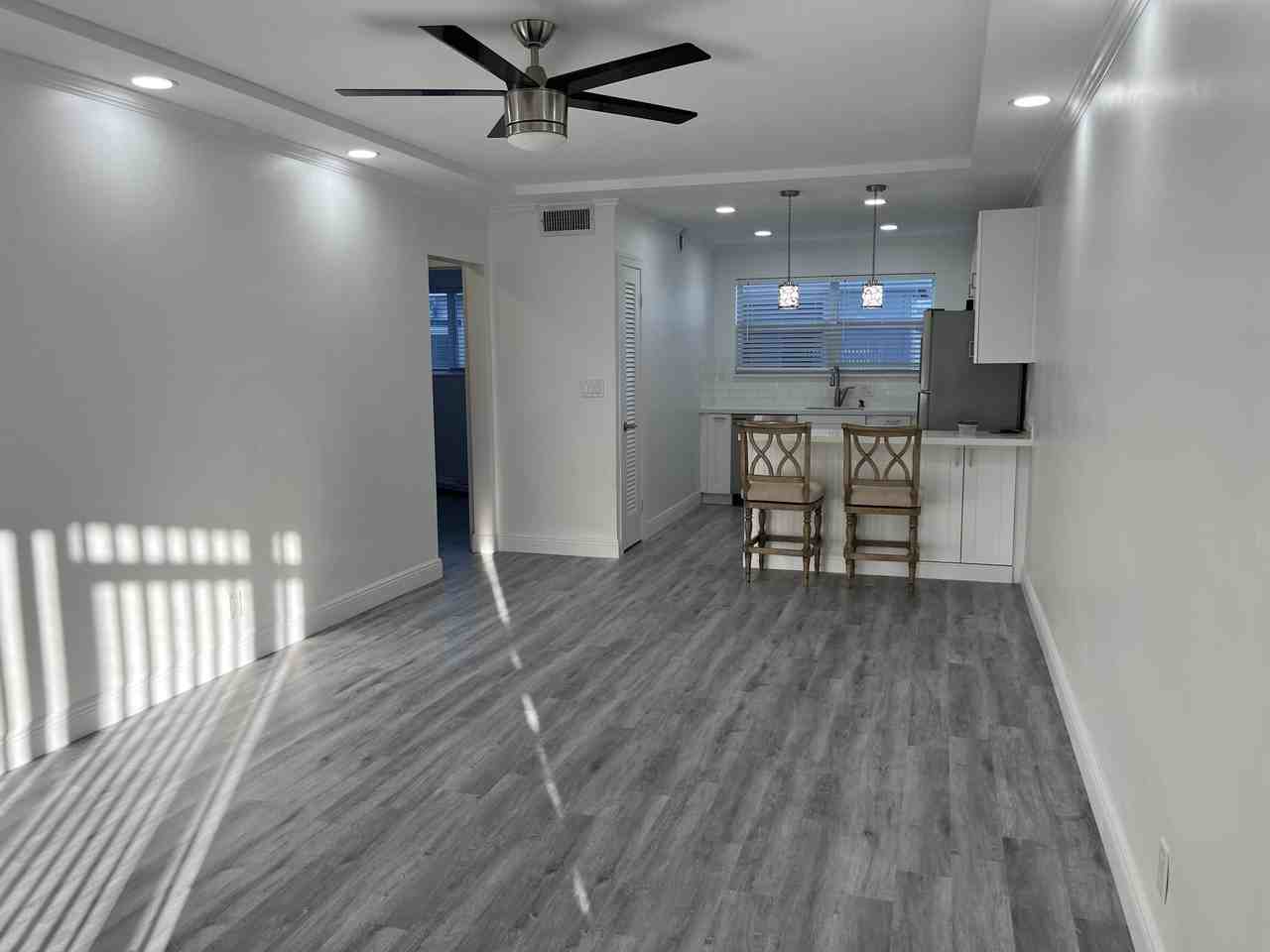 2748 Ne 28th Ave #2 - Photo 7 of 38