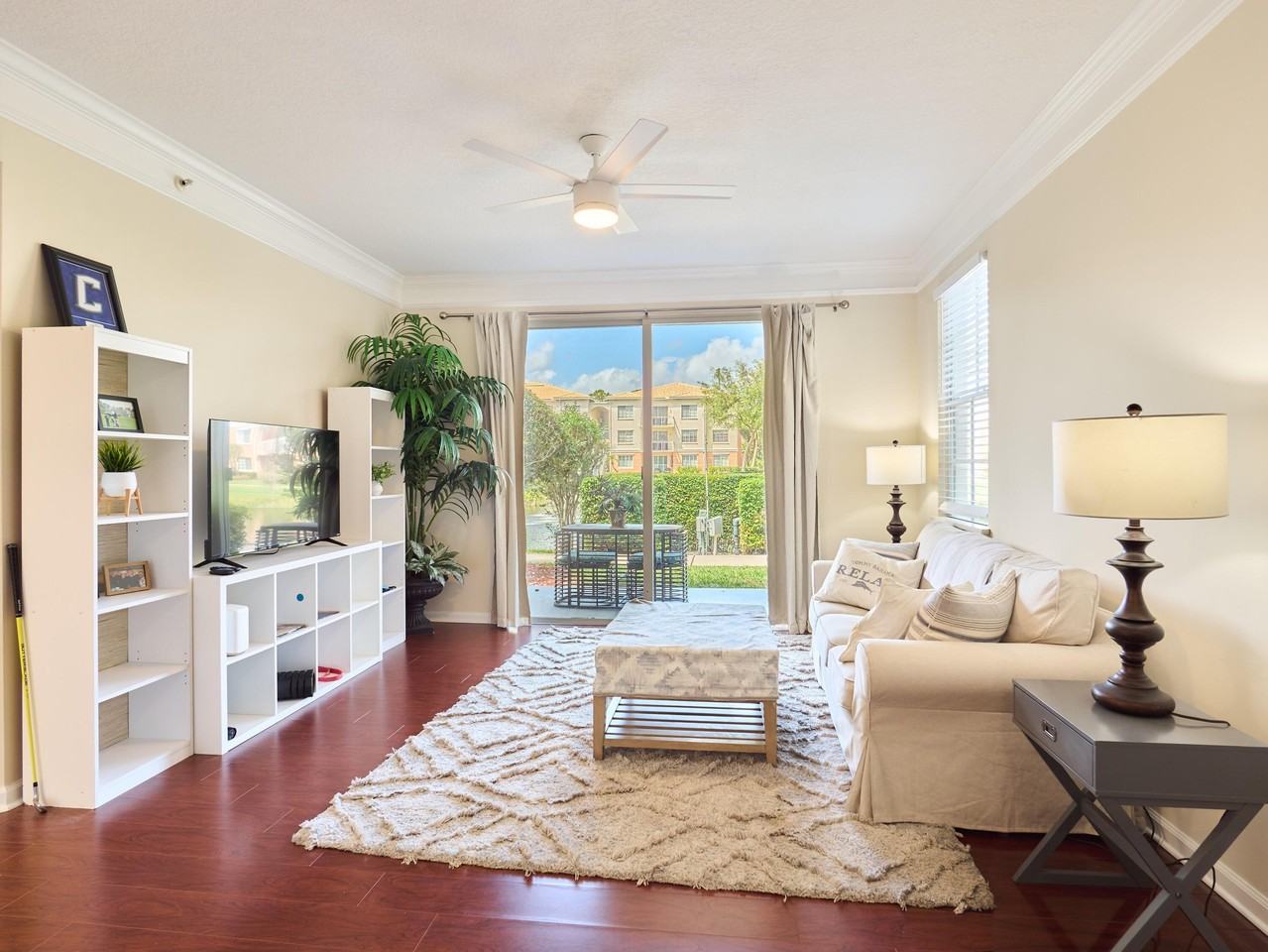 9112 Myrtlewood Cir W - Photo 2 of 34