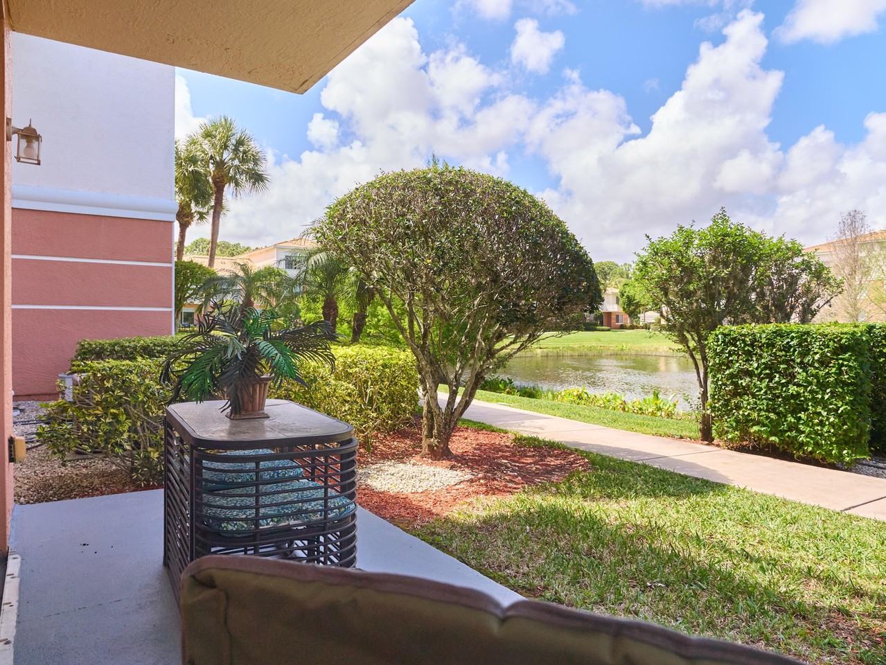 9112 Myrtlewood Cir W - Photo 3 of 34