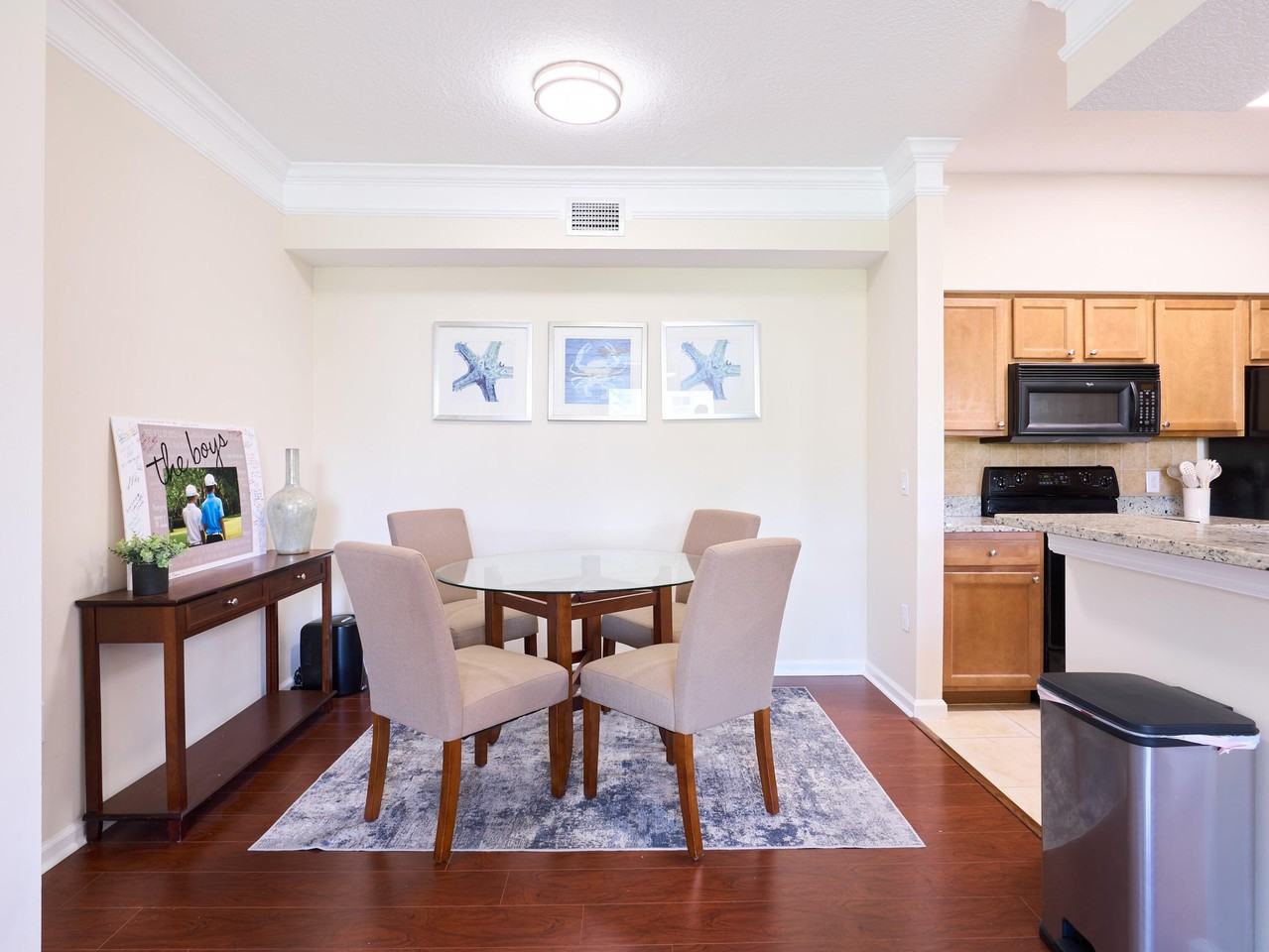 9112 Myrtlewood Cir W - Photo 7 of 34