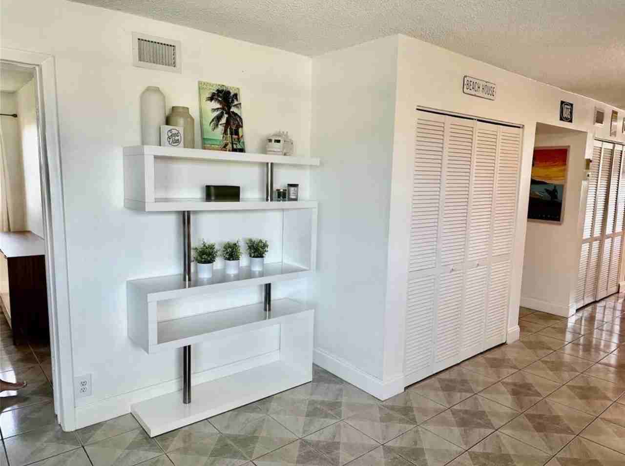 1975 Se 3rd St Apt 403 - Photo 5 of 37