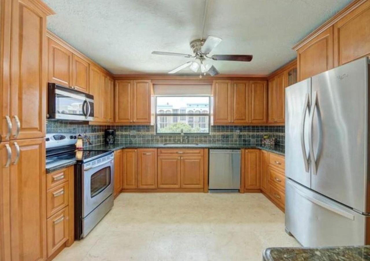 1975 Se 3rd St Apt 403 - Photo 7 of 37