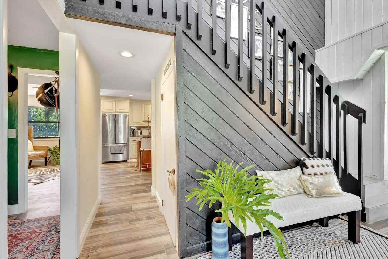 5446 Reynolds Rd - Photo 4 of 50