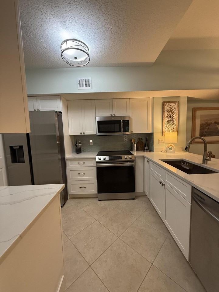 236 Village Blvd - Photo 4 of 17