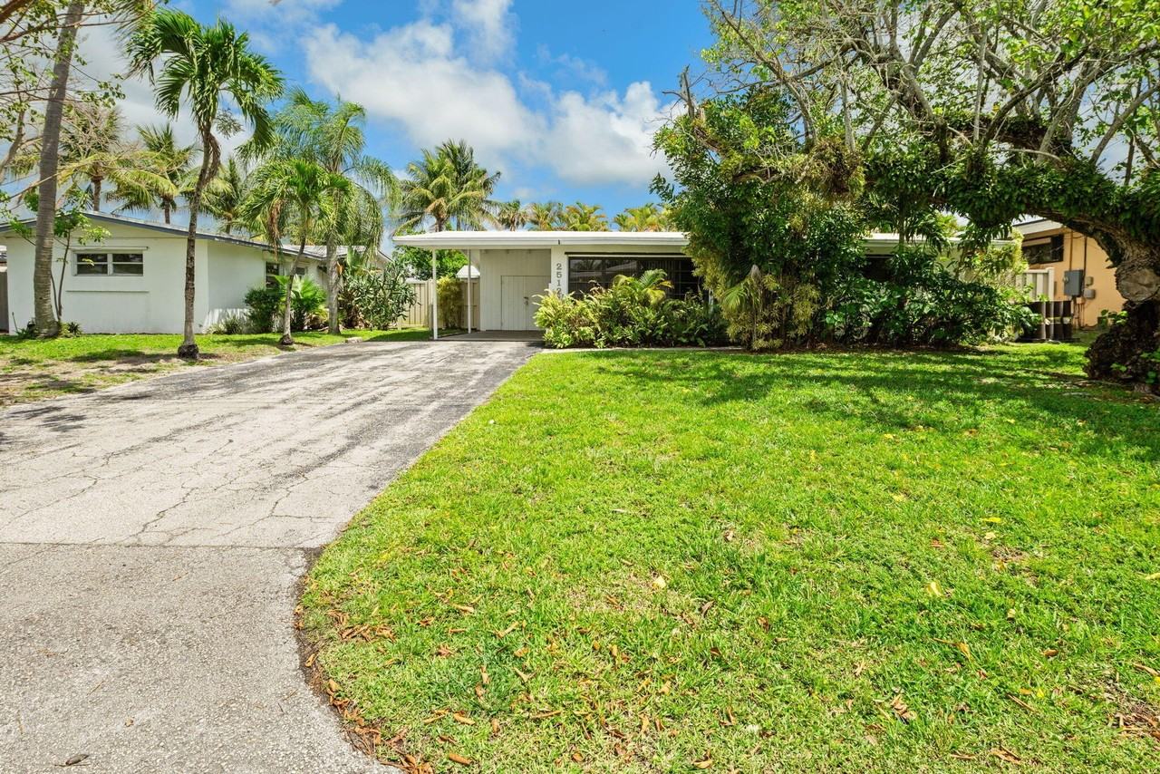 2512 Sugarloaf Ln