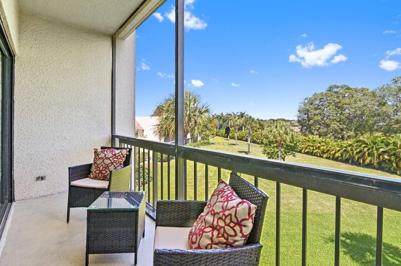 2500 Presidential Way Apt 302 - Photo 2 of 18