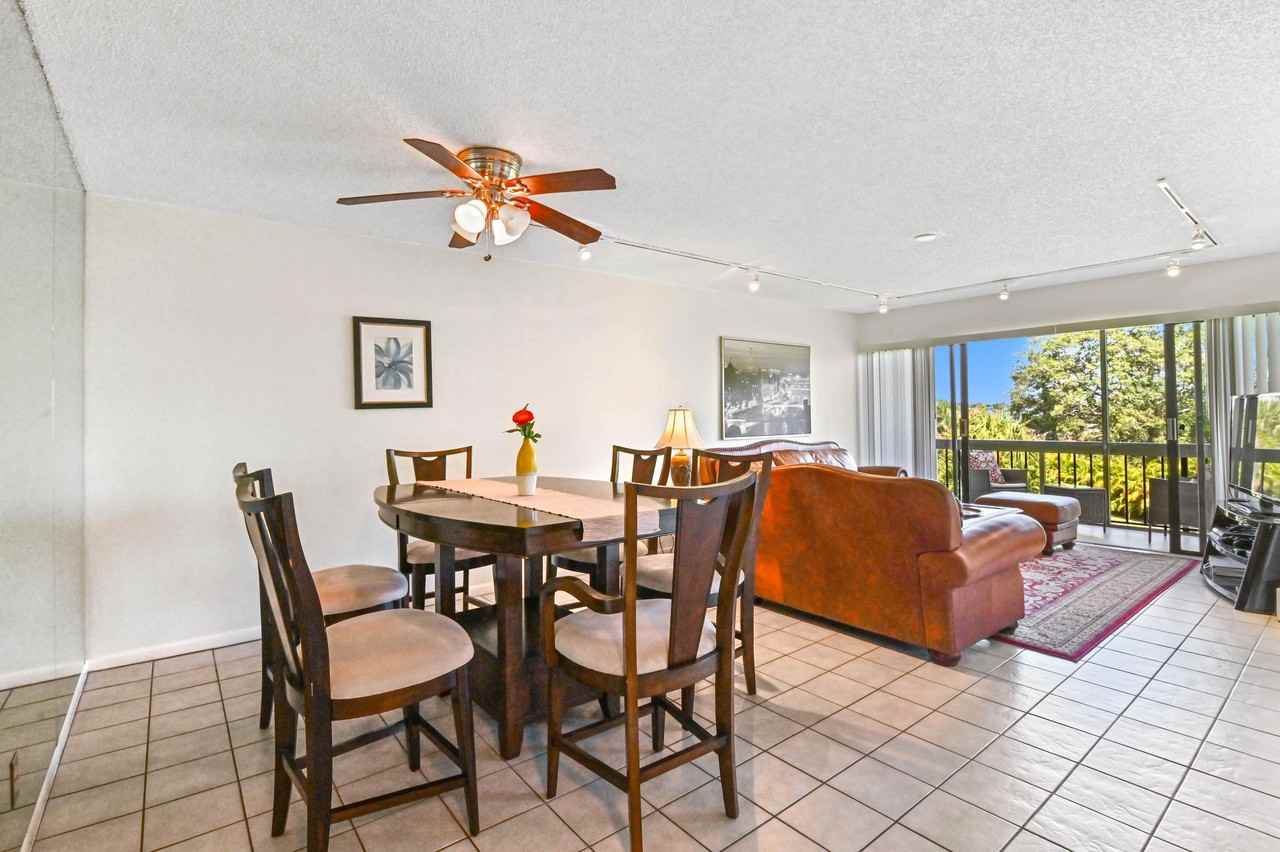 2500 Presidential Way Apt 302 - Photo 4 of 18