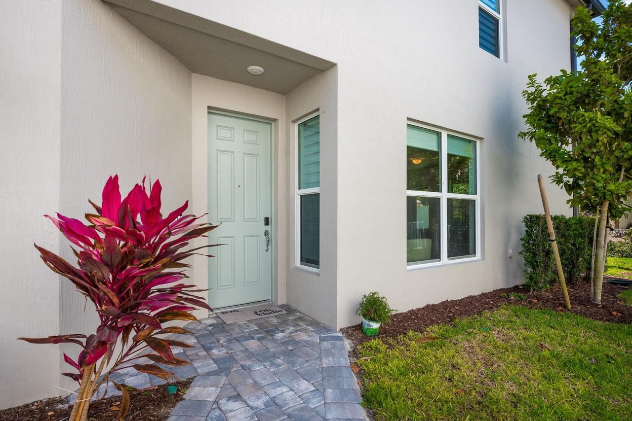 6082 Carre Way - Photo 5 of 31