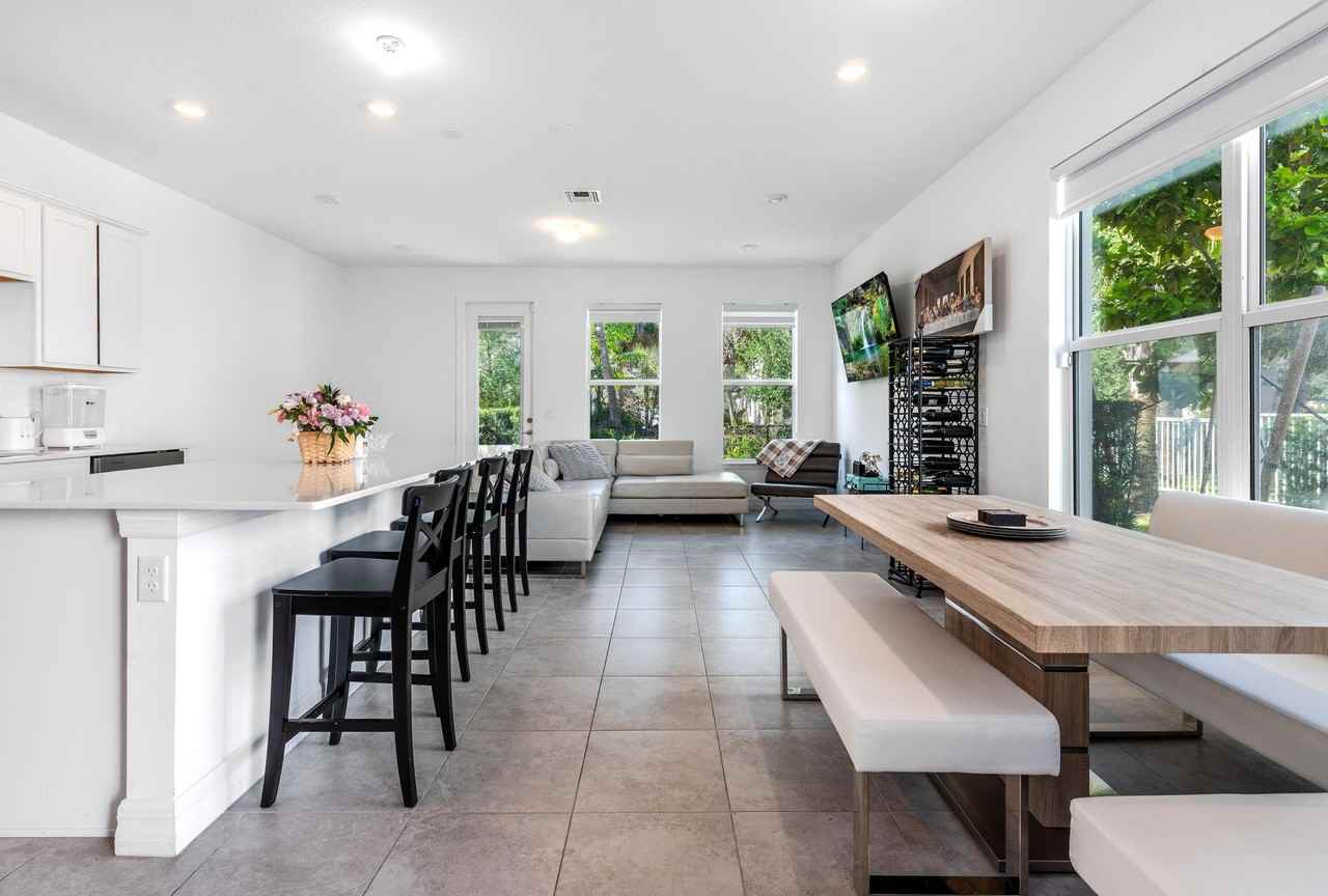 6082 Carre Way - Photo 7 of 31