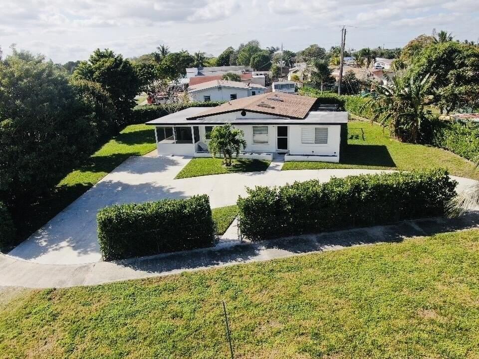 887 W Perry St - Photo 6 of 17