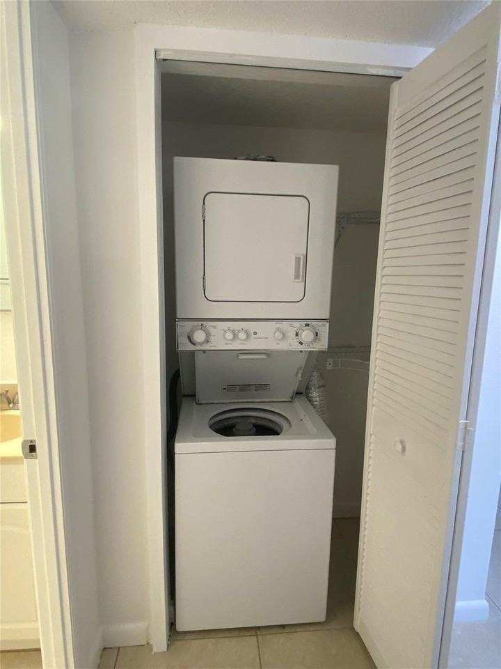 500 Se 2nd Ave #22 - Photo 7 of 9