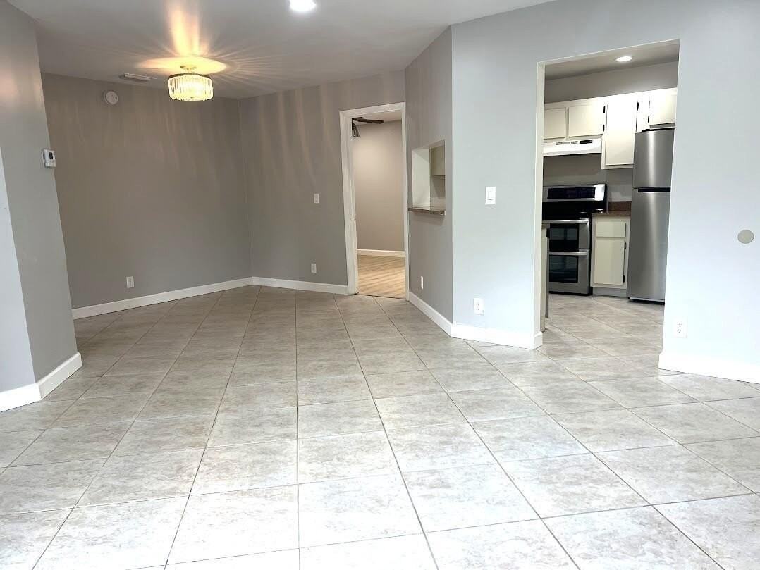 16258 Peach Way - Photo 4 of 21