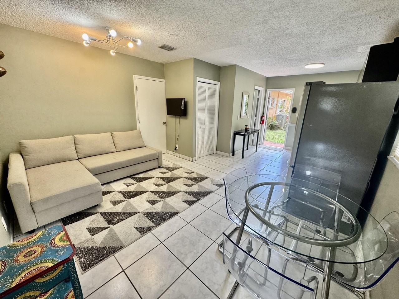 150 Ne 146th St - Photo 5 of 15