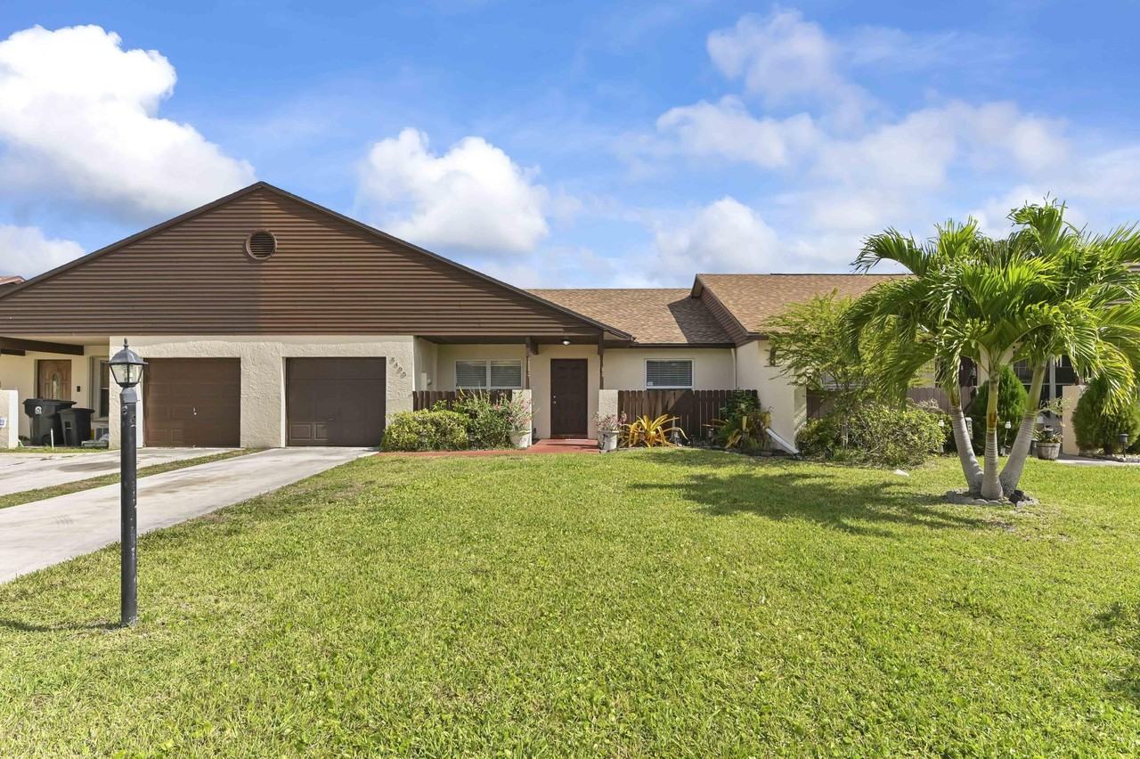 8495 Lake Point Ct - Photo 2 of 45