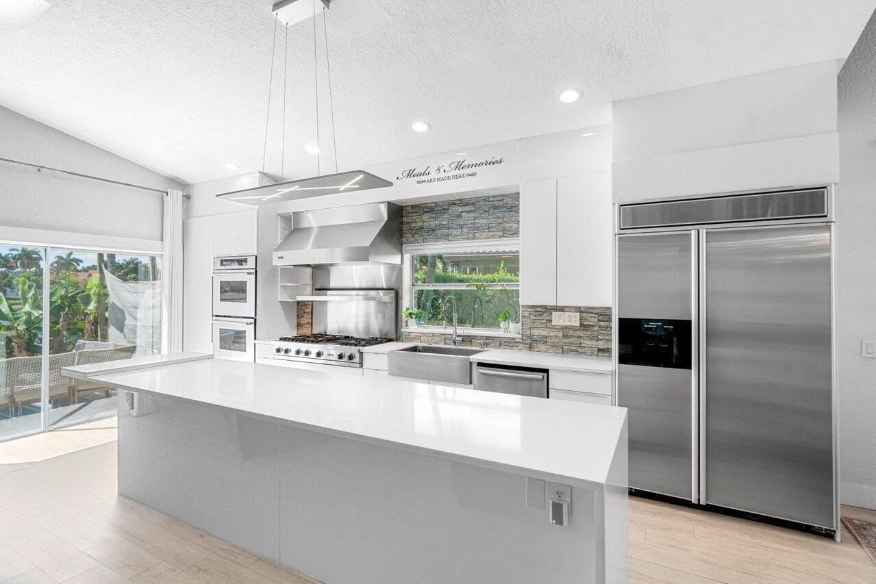 6143 Windlass Cir - Photo 2 of 34