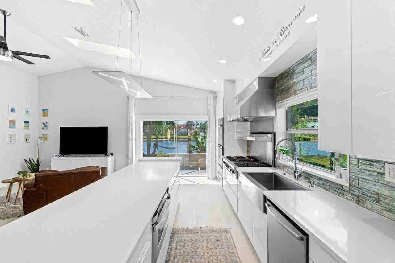 6143 Windlass Cir - Photo 6 of 34