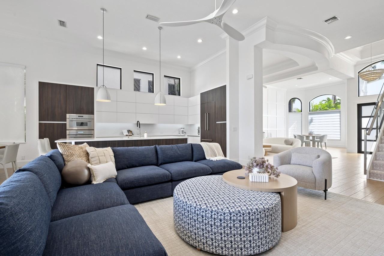 5459 Nw 41st Ter - Photo 5 of 17