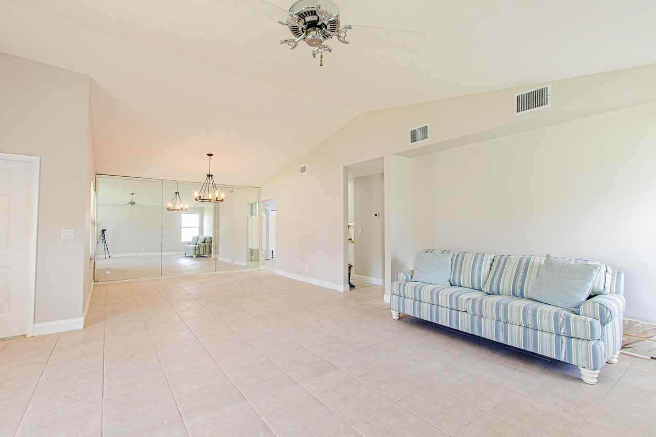 8632 Bridle Path Ct #206 - Photo 3 of 24