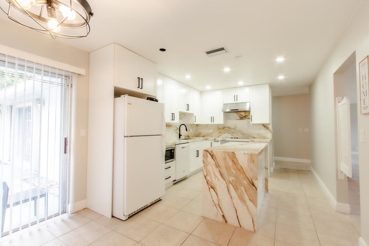 8632 Bridle Path Ct #206 - Photo 5 of 24