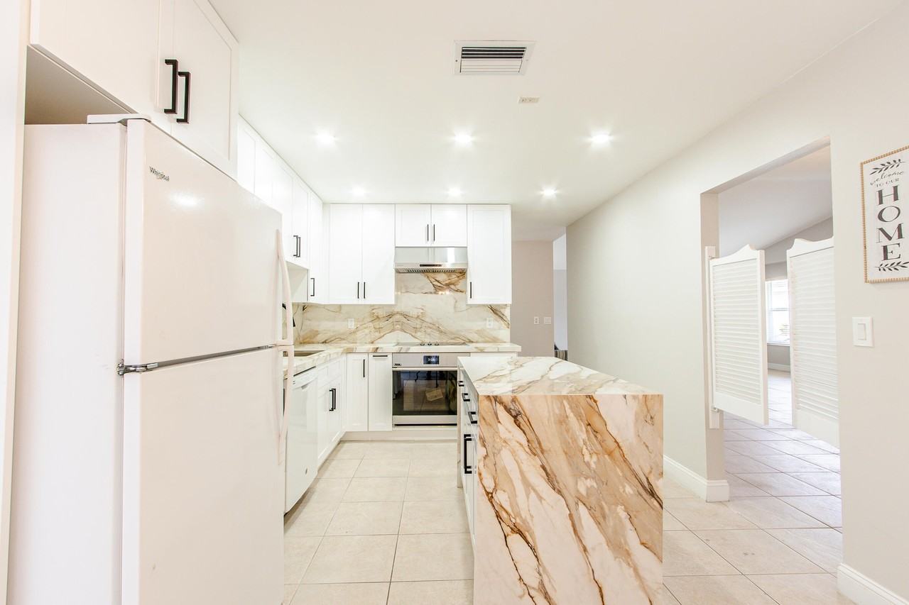 8632 Bridle Path Ct #206 - Photo 7 of 24