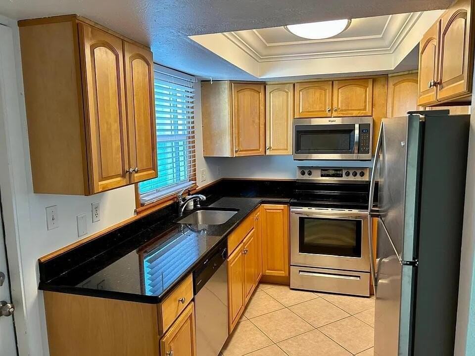 802 Shorewinds Dr #C - Photo 2 of 9