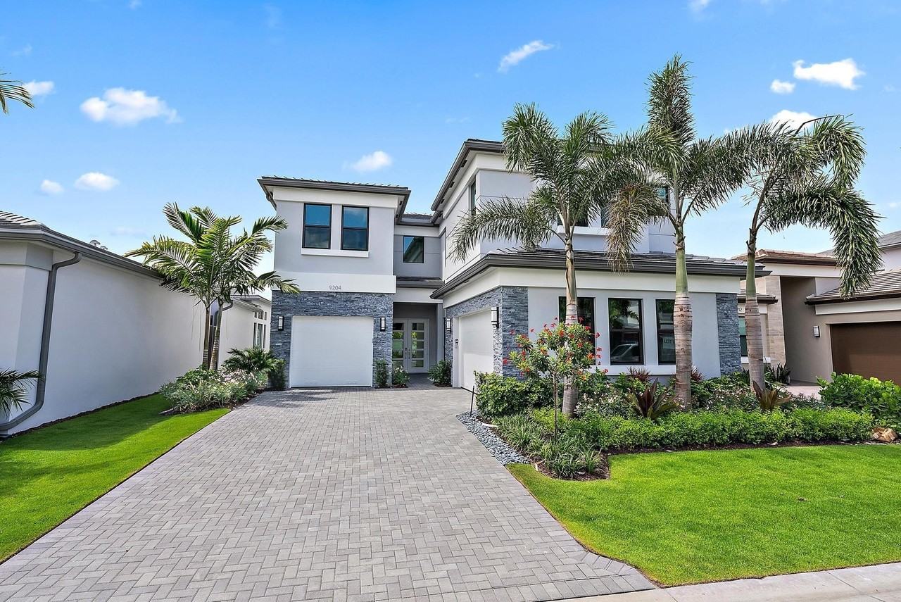 9204 Silver Marsh Ln - Photo 2 of 40