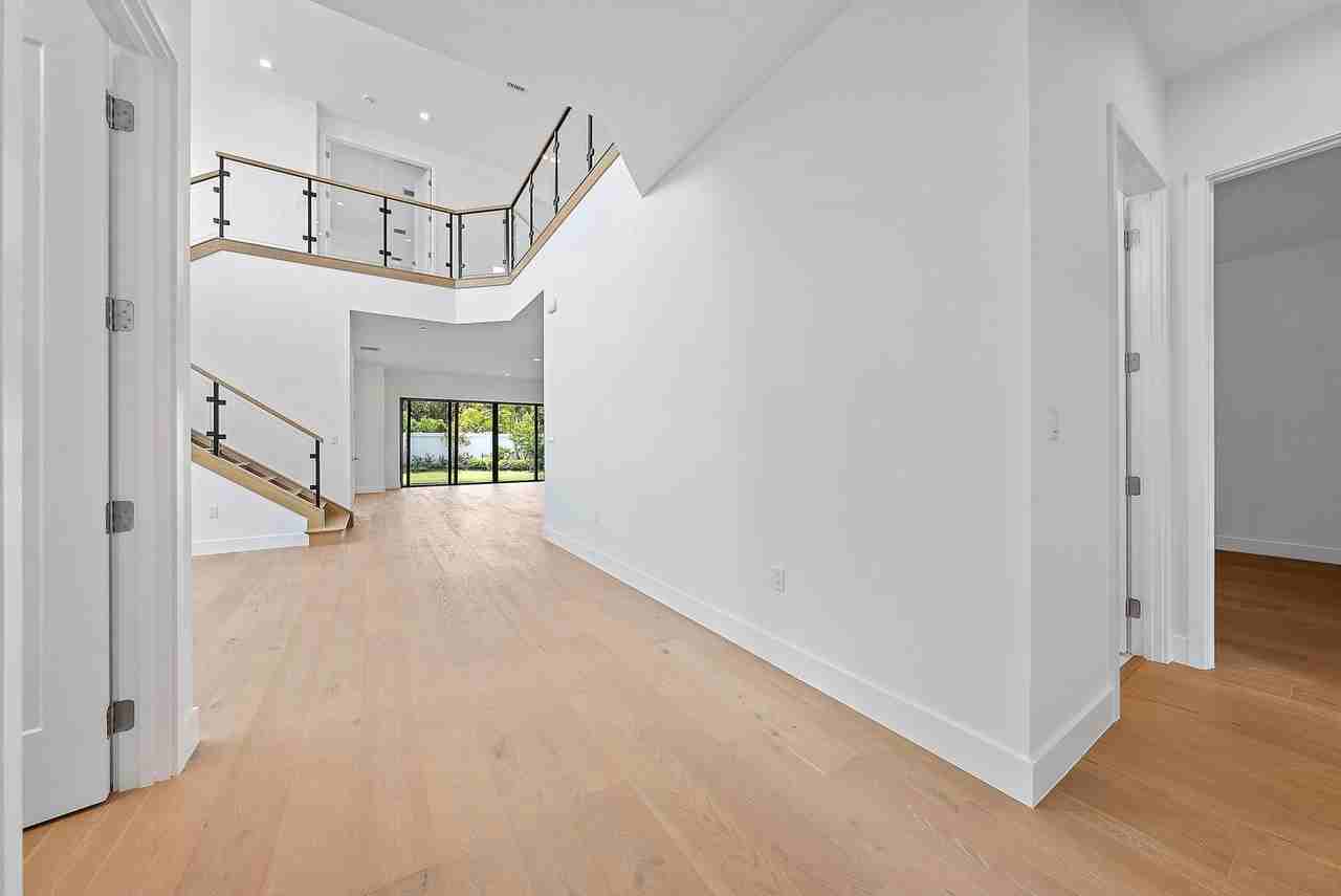 9204 Silver Marsh Ln - Photo 3 of 40