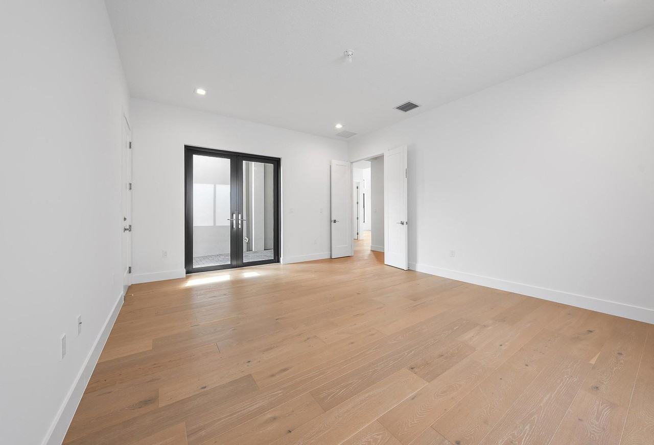 9204 Silver Marsh Ln - Photo 5 of 40