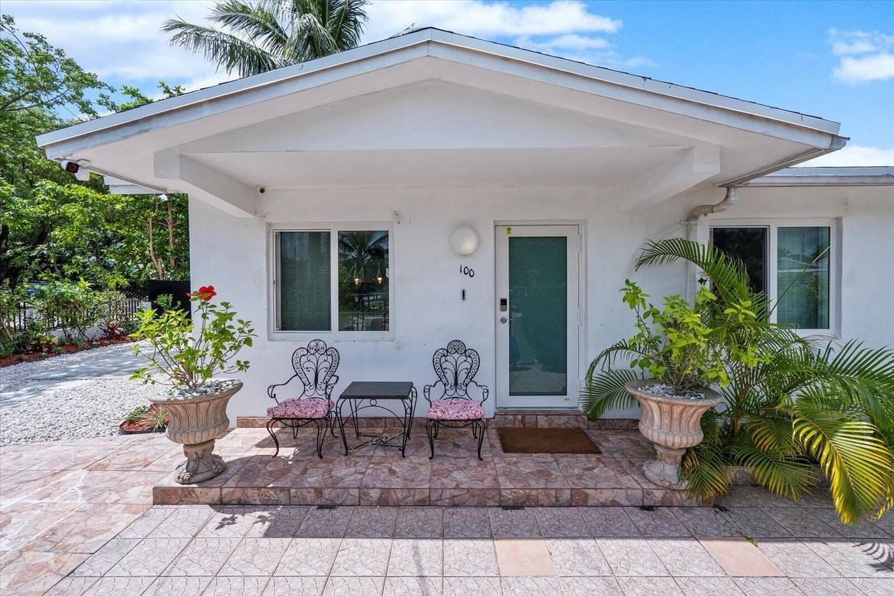 100 Nw 40th St - Photo 4 of 17