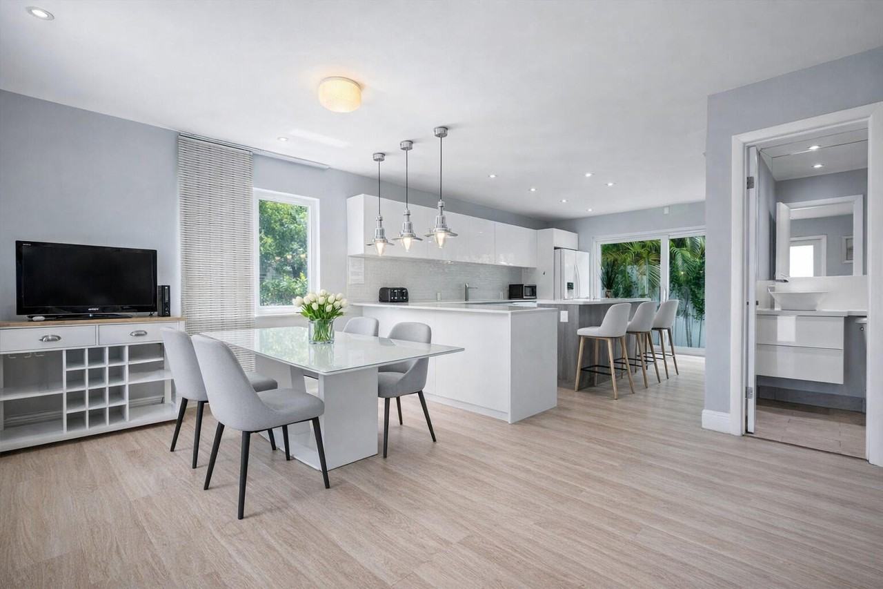 100 Nw 40th St - Photo 6 of 17