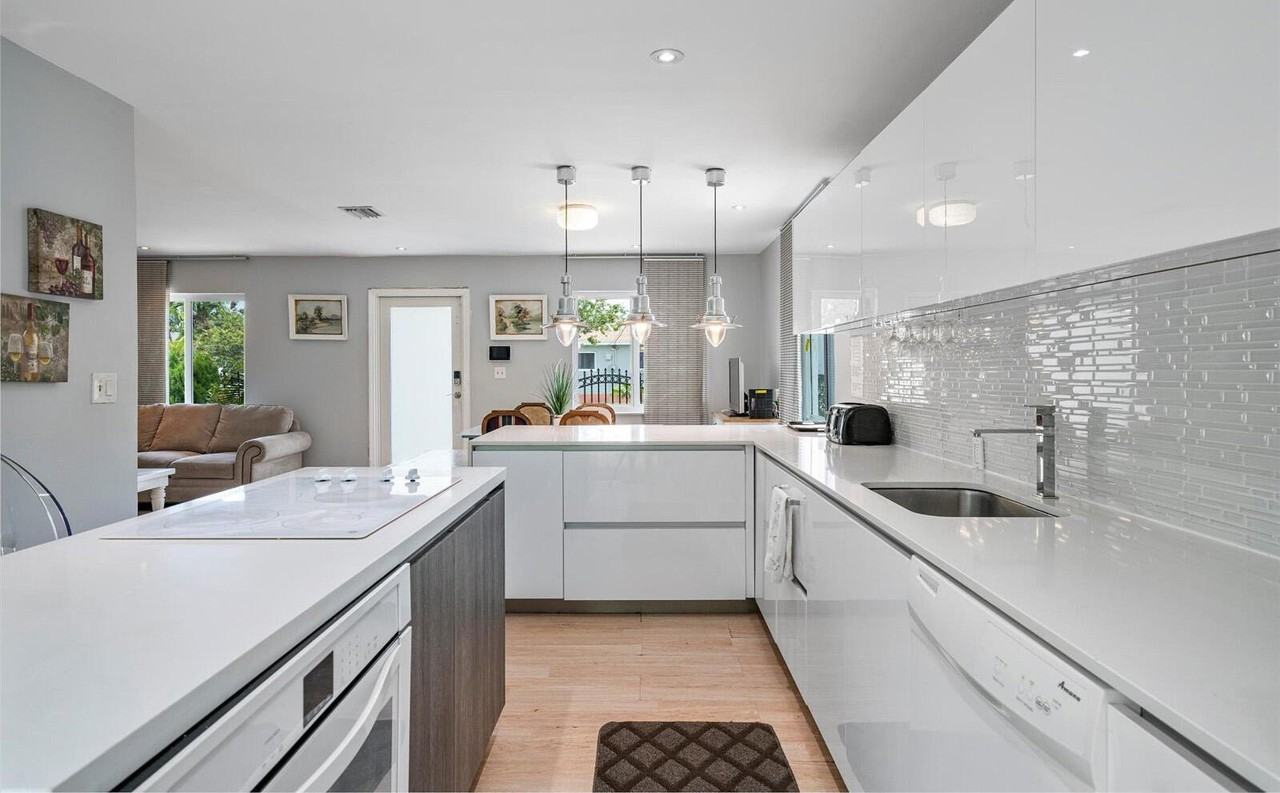 100 Nw 40th St - Photo 7 of 17