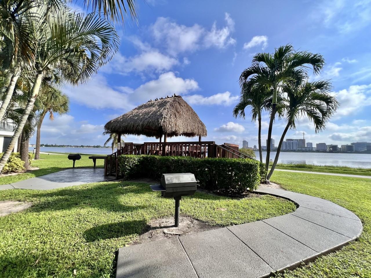 706 Executive Center Dr #28