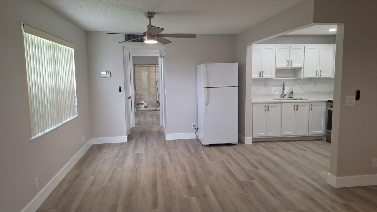 120 Normandy C #C - Photo 5 of 12