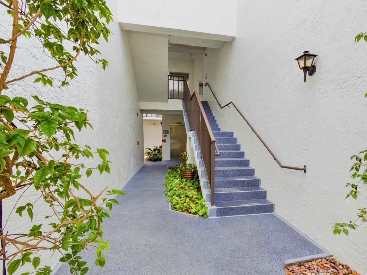 5265 Brisata Cir #P - Photo 5 of 50